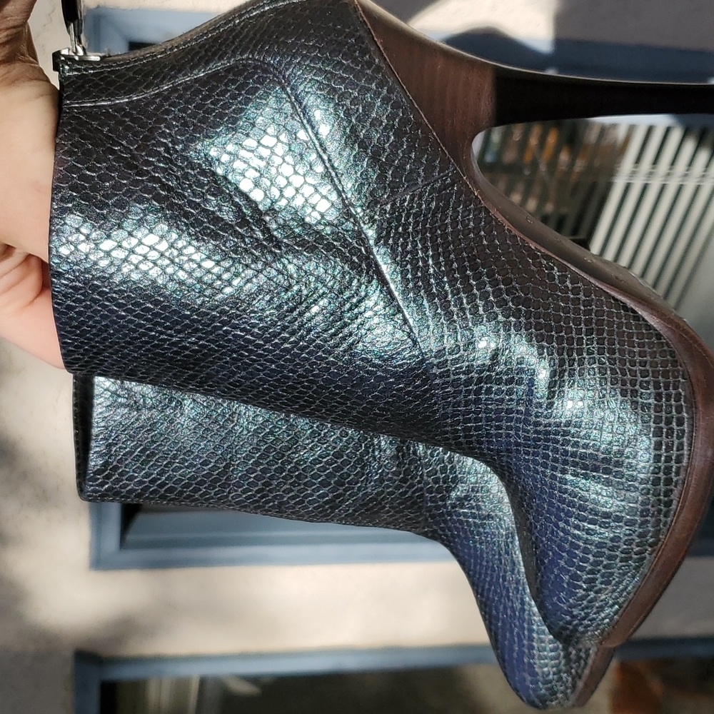 *SALE* AllSaints metallic boots - Picture 3 of 10